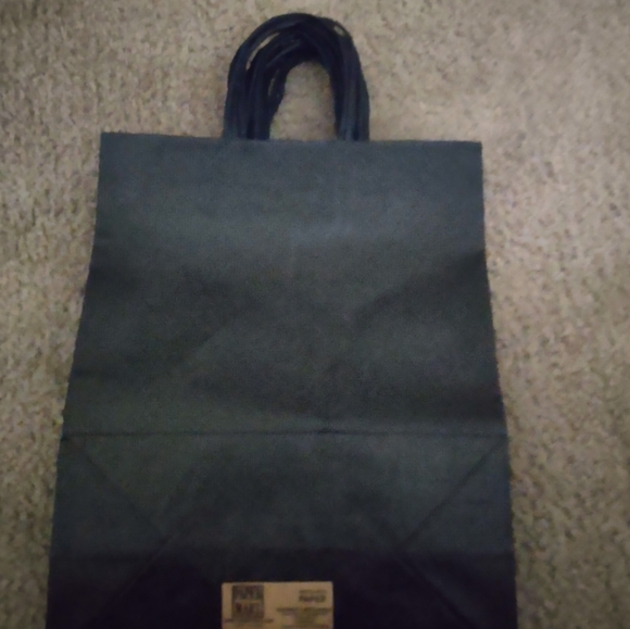 SALE Brand New 12 Black Handled Paper Bags 10" X 5" x 13". - Picture 6 of 6